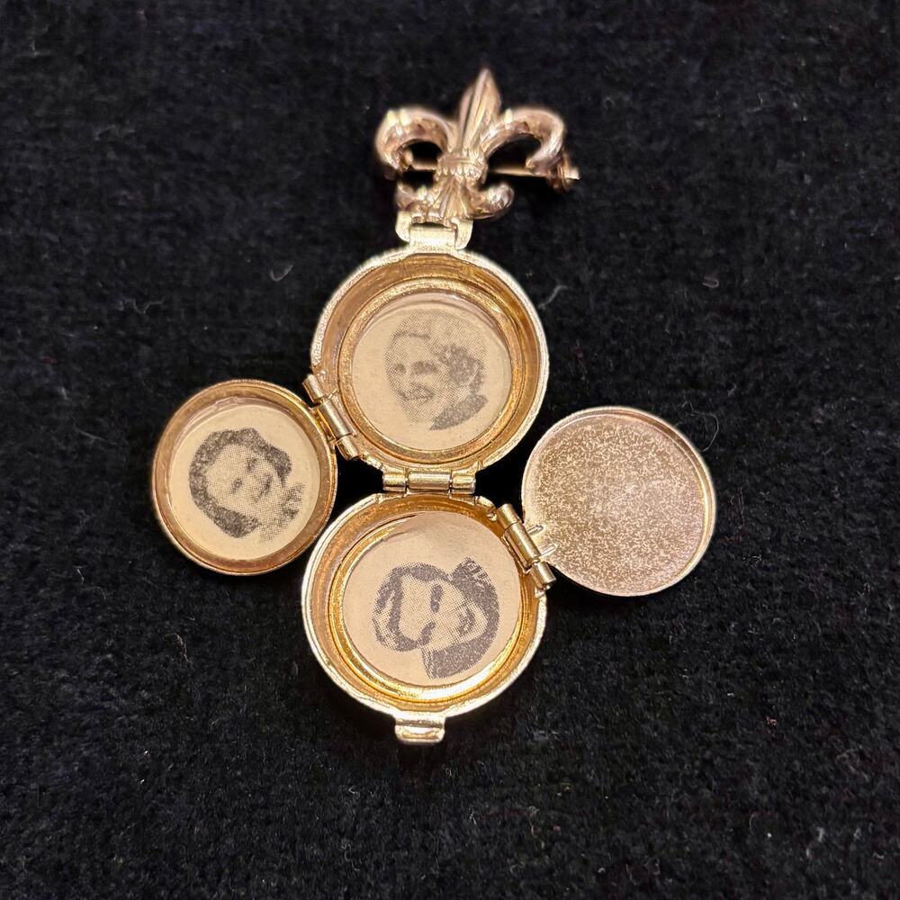 Vtg Coro 4 Panel Locket Brooch w/ Goldtone Fleur de Lis and Black/White Cameo - Picture 8 of 9